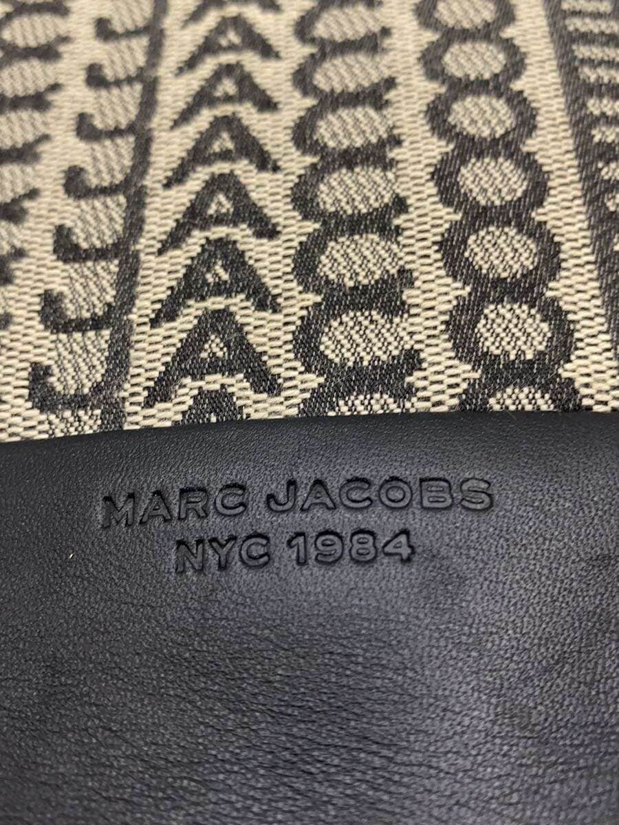 MARC JACOBS pouch -- BRW All-over pattern 5
