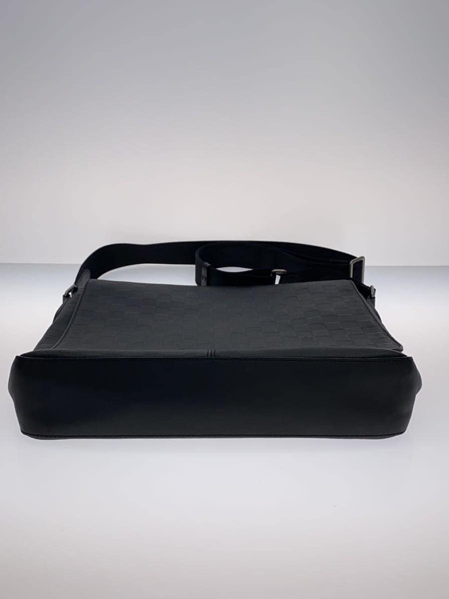 LOUIS VUITTON District MM_ Damier Améthyste Leather BLK N41284 4