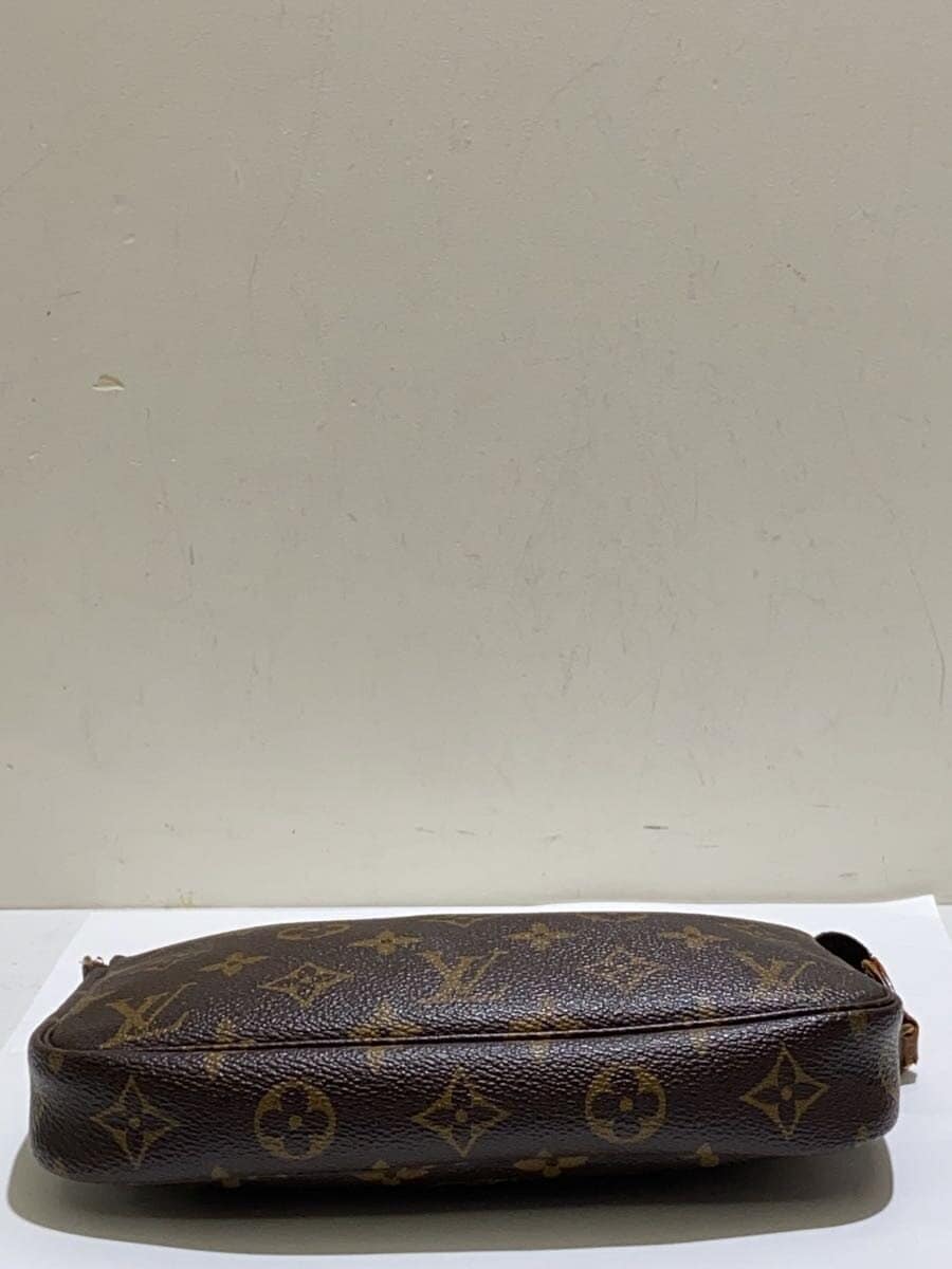 LOUIS VUITTON Pochette Accessoires_Monogram Canvas PVC BRW Handle Deteriorated Leather Peeling 4