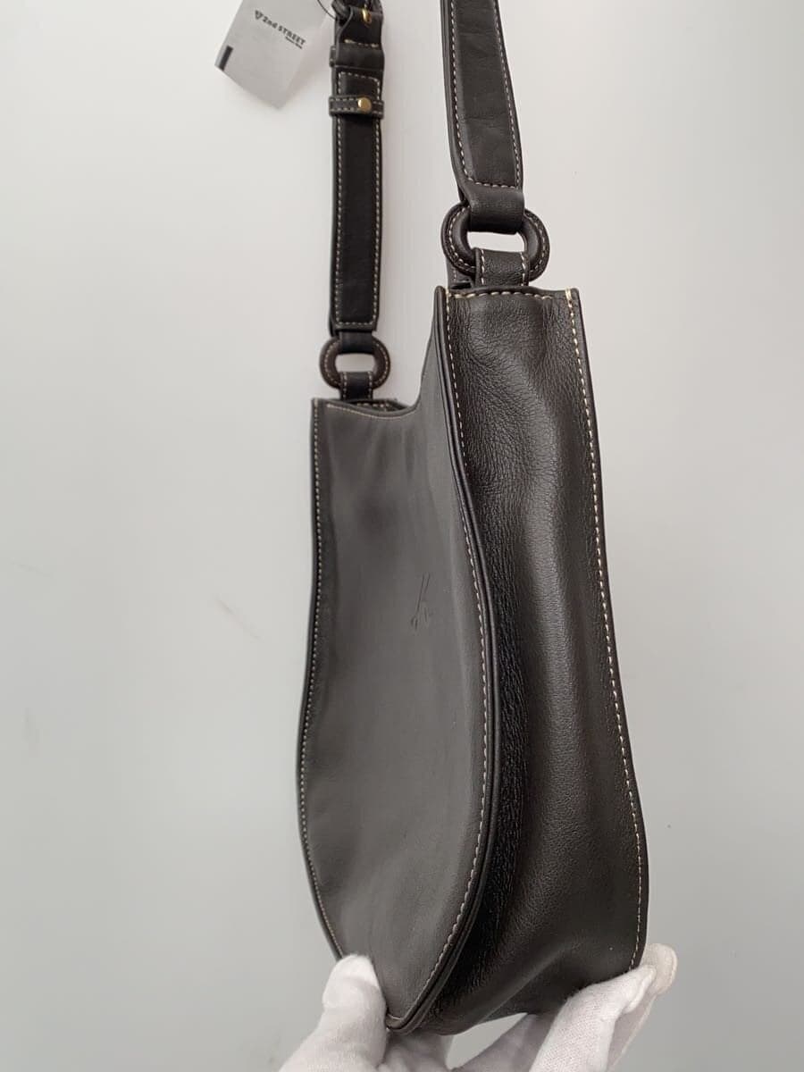 Kitamura Logo Embossed Shoulder Bag Leather BLK Solid 2