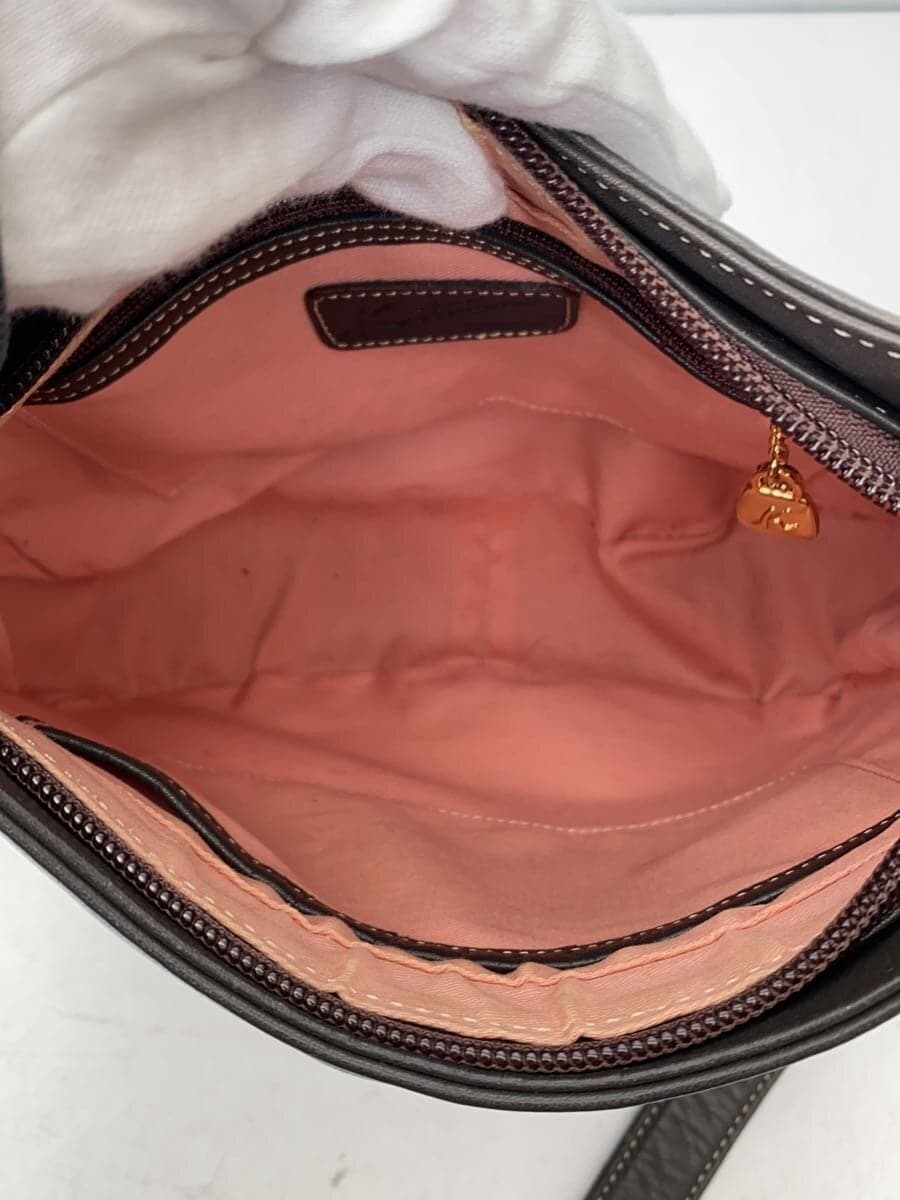 Kitamura Logo Embossed Shoulder Bag Leather BLK Solid 6