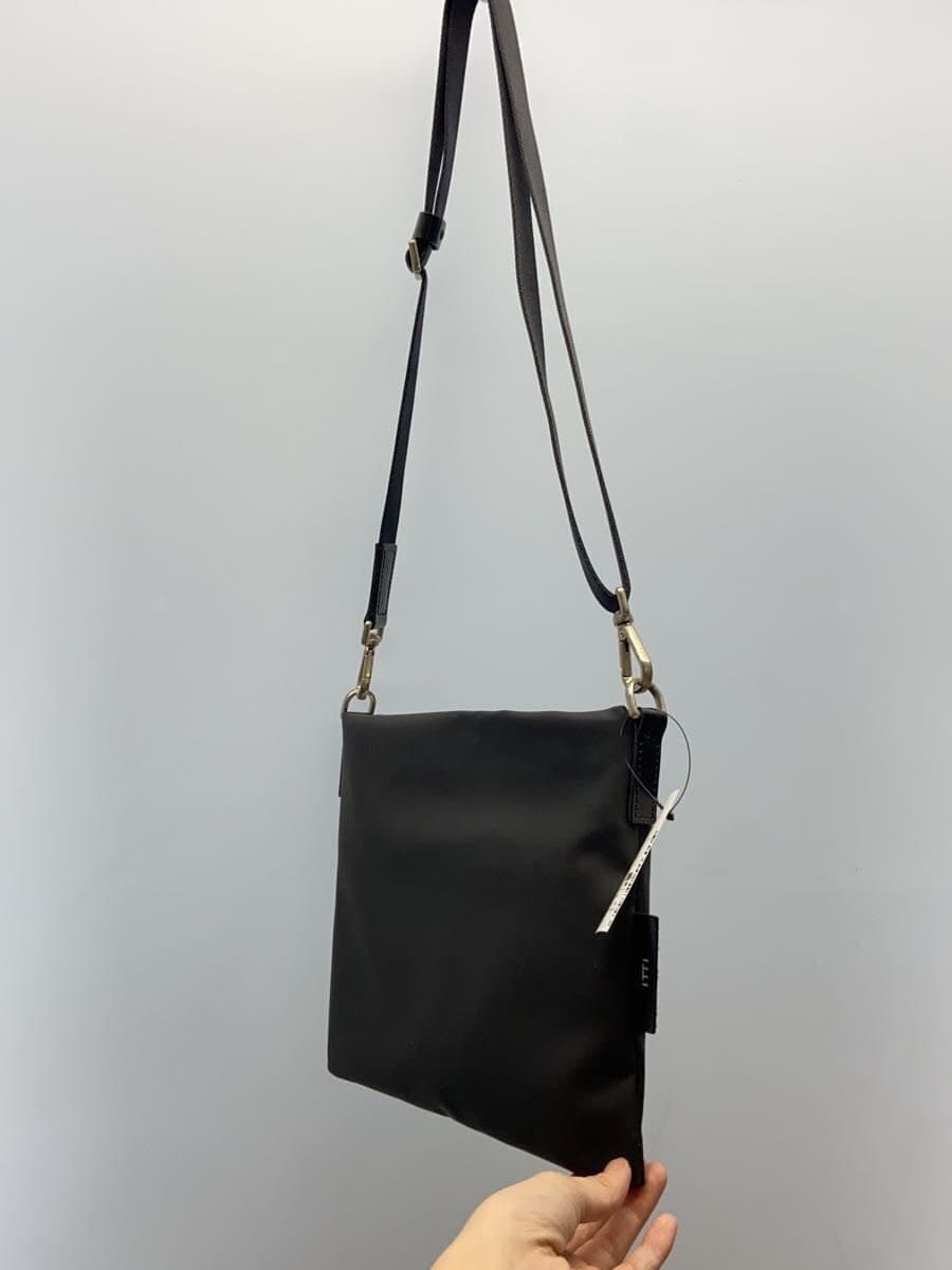ITTI Shoulder Bag Leather BLK Solid 2