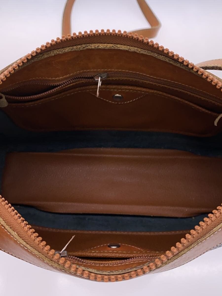 Dooney & Bourke shoulder bag -- BRW 6