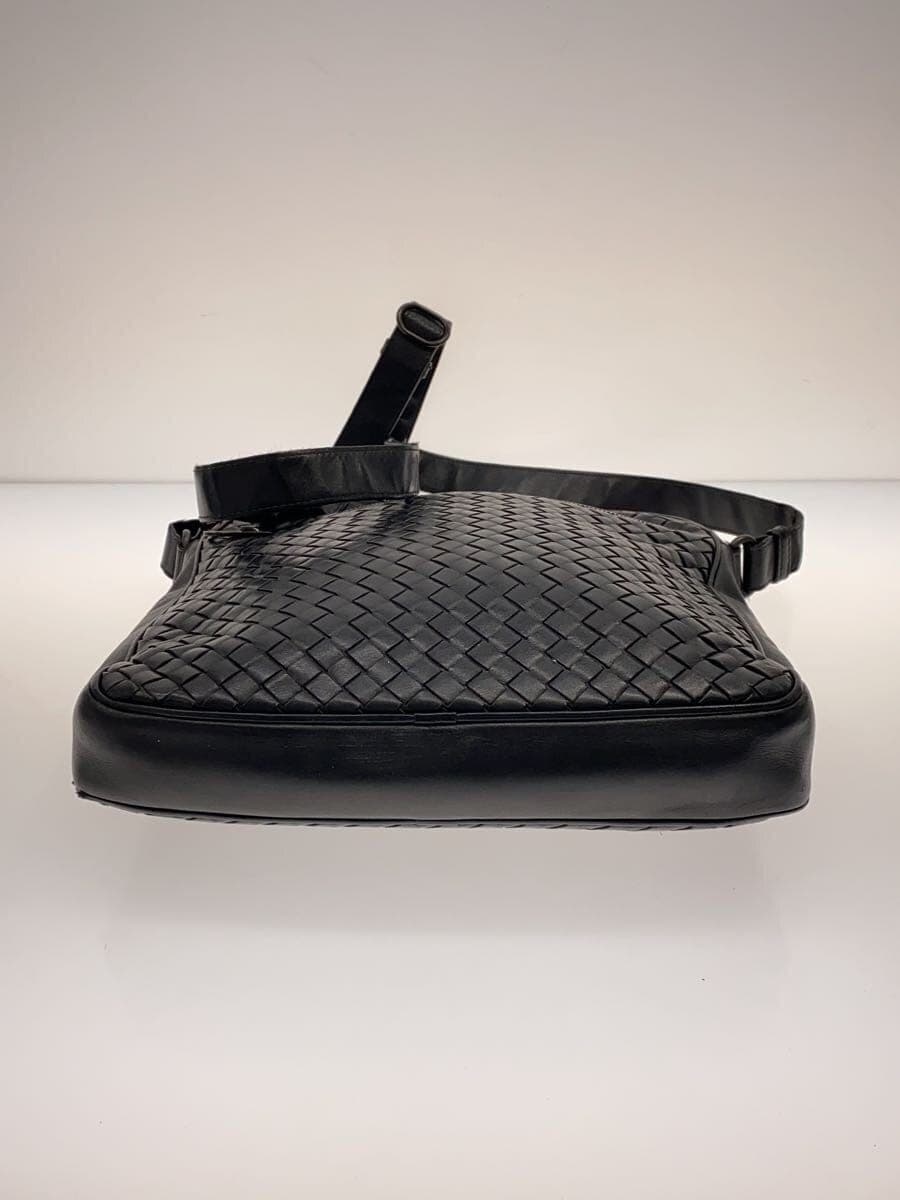 BOTTEGA VENETA Intrecciato *Corner wear present Shoulder bag Leather BLK Solid 4