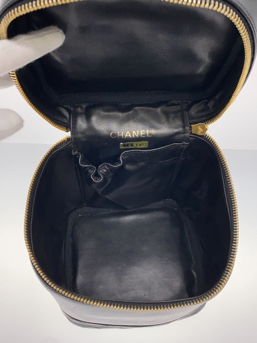 CHANEL Vanity Pouch BLK Bag Minor 々Scuff and Inside Signs of Use 6