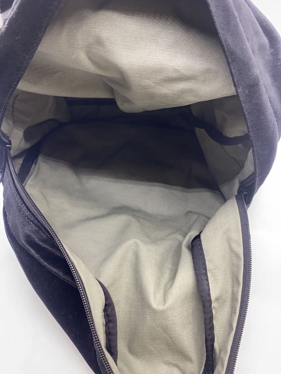 Supreme Backpack Velour BLK Solid 6