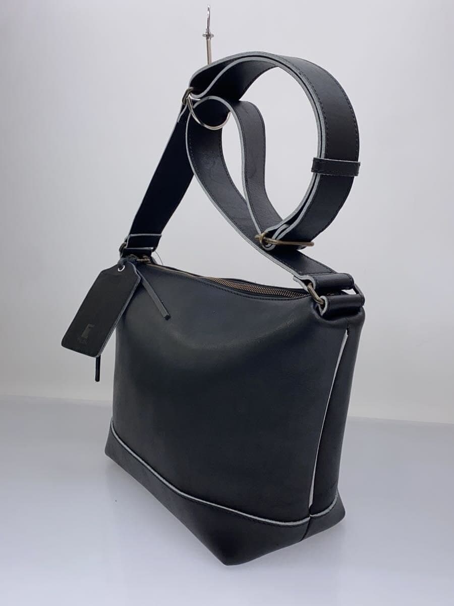 TRION Shoulder Bag Leather BLK 2