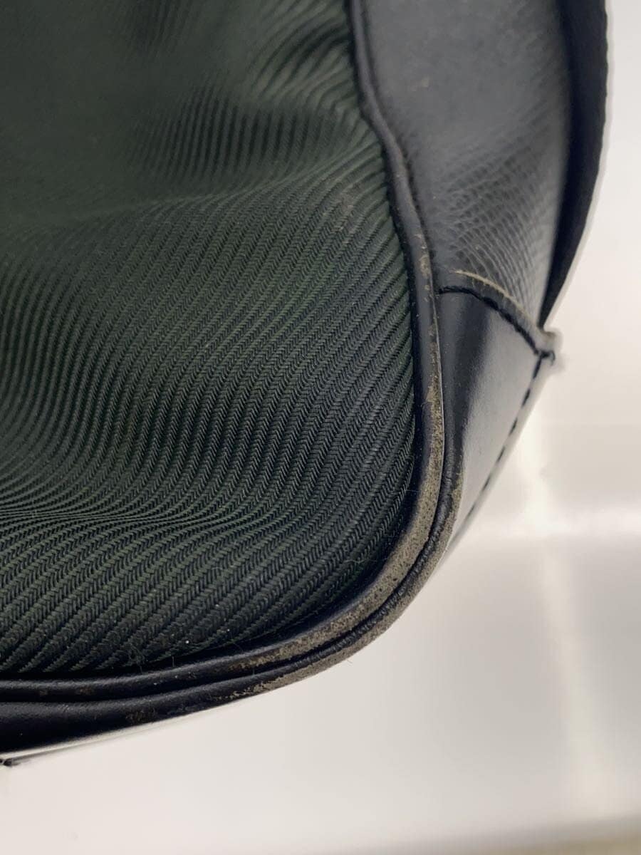 LOUIS VUITTON Dersu _Taiga Leather BLK 7