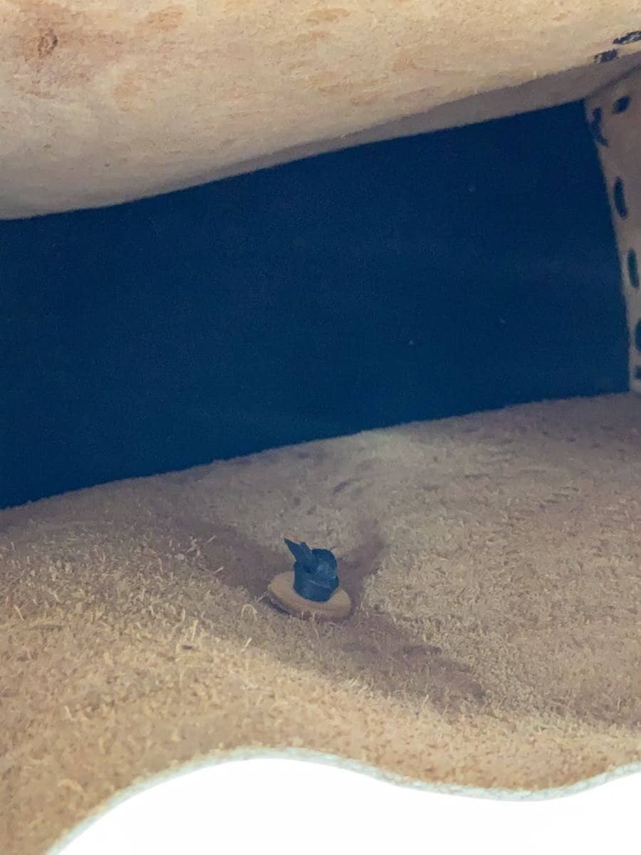 Carving Tribes Handbag Leather WHT 5