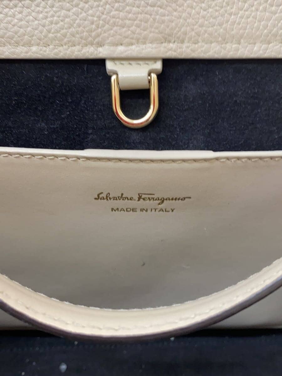 Salvatore Ferragamo Gancini Shoulder Bag Leather BEG EE-21 H110 5