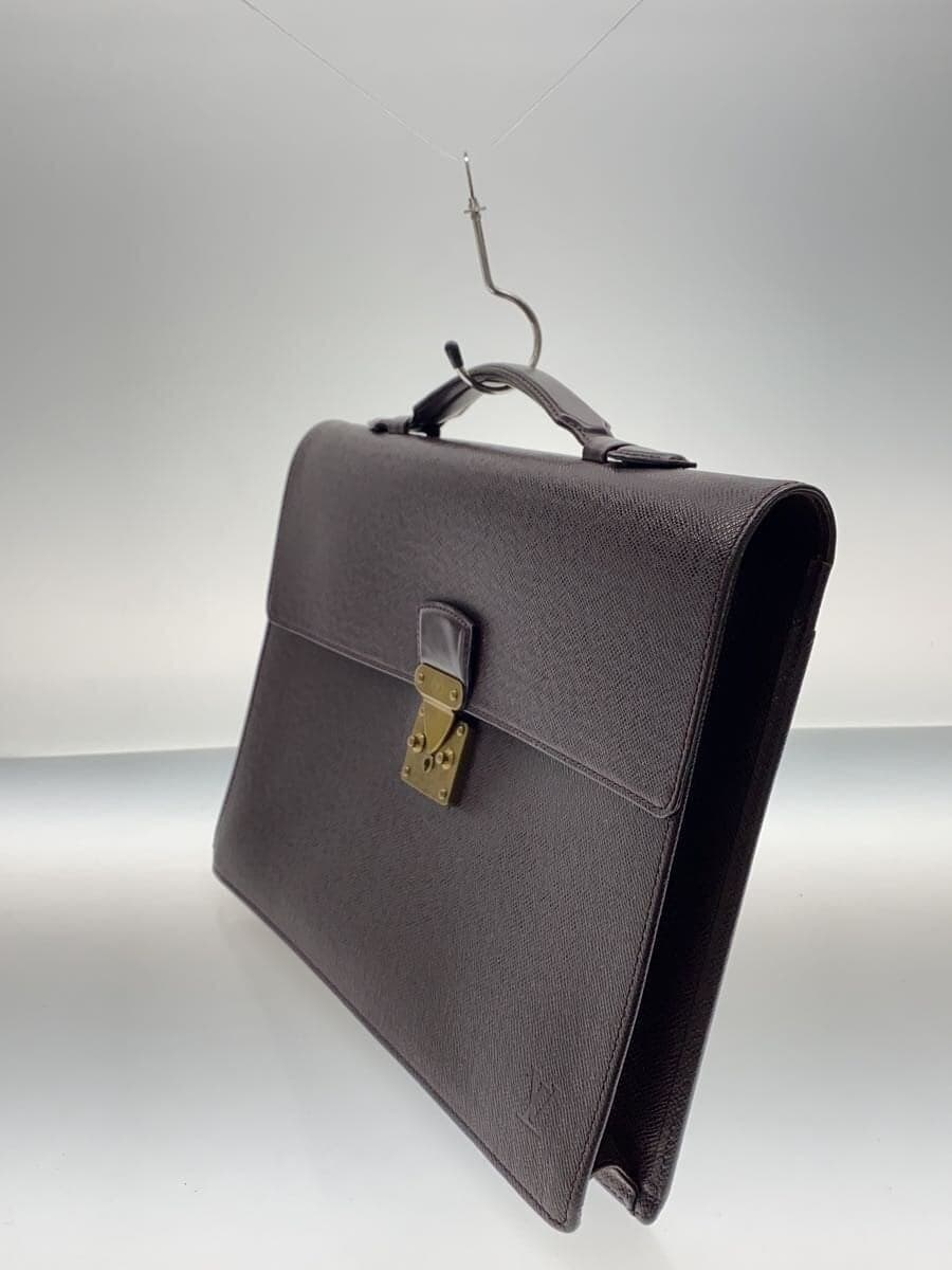 LOUIS VUITTON Moscow_Tiga PVC BRW Solid M30036 2