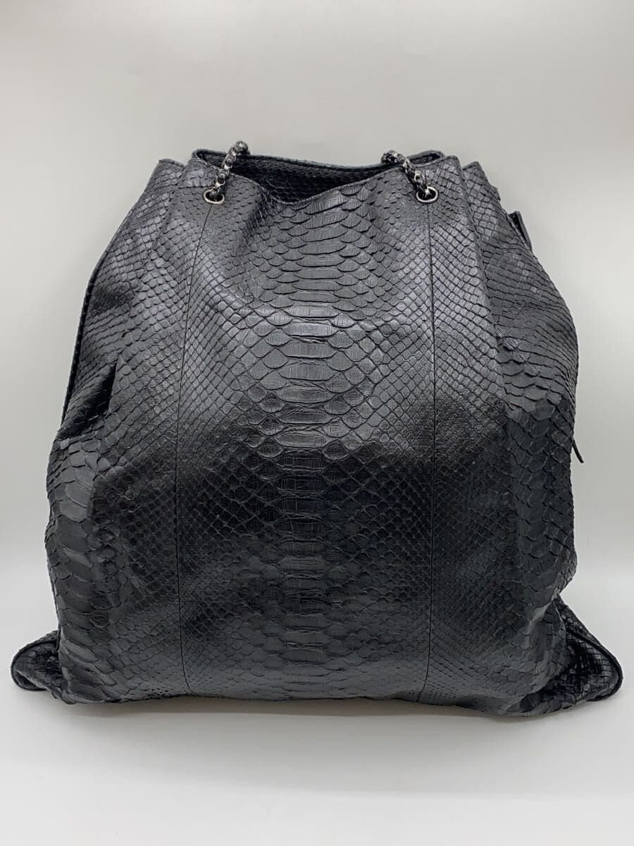 Other brands: devi kroell Shoulder bag -- BLK 3