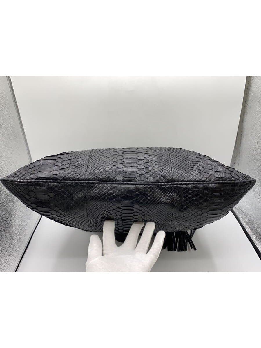 Other brands: devi kroell Shoulder bag -- BLK 4