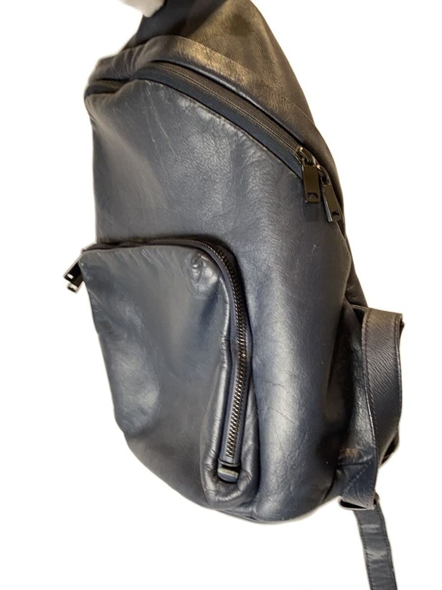 camper Backpack Leather NVY 2