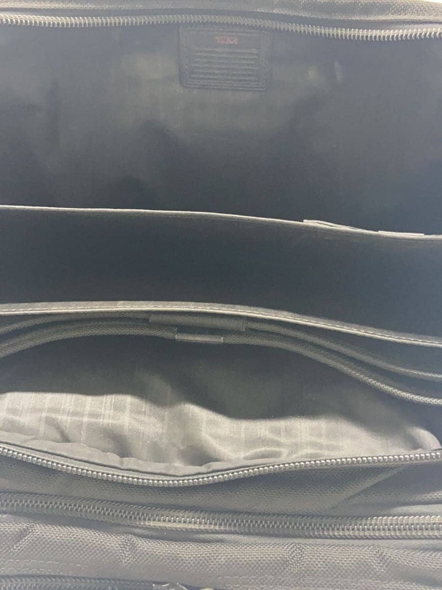 TUMI Briefcase -- BLK 6