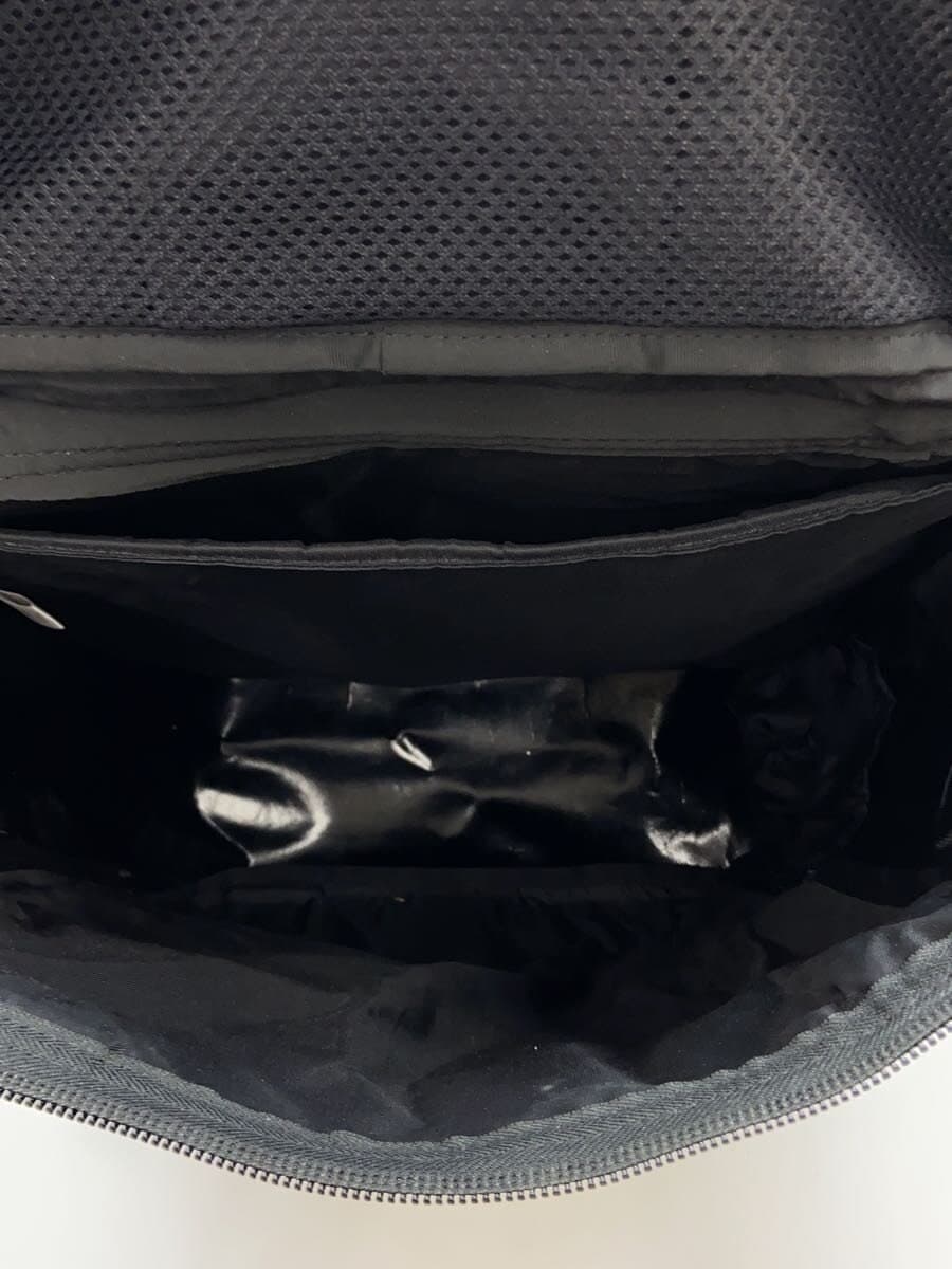 THE NORTH FACE backpack -- BLK all-over pattern NM81939 has damage 6