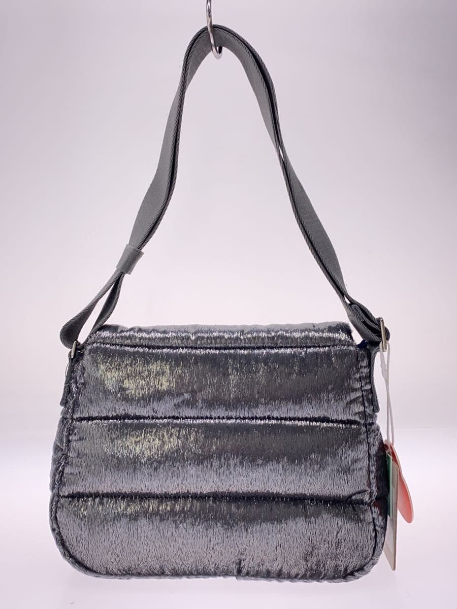 BEYOND THE VINES Shoulder Bag GRY 3