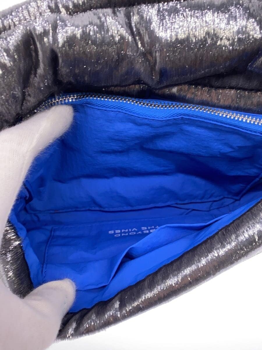 BEYOND THE VINES Shoulder Bag GRY 6