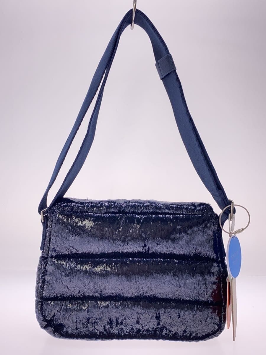 BEYOND THE VINES Shoulder Bag BLK 3