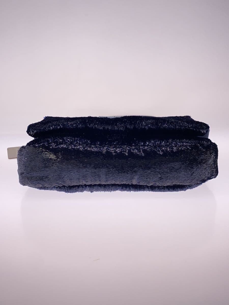 BEYOND THE VINES Shoulder Bag BLK 4