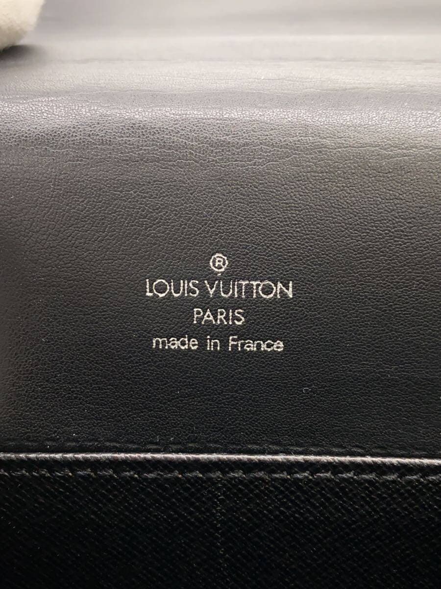 LOUIS VUITTON Kazan _Taiga Leather BLK Solid 5