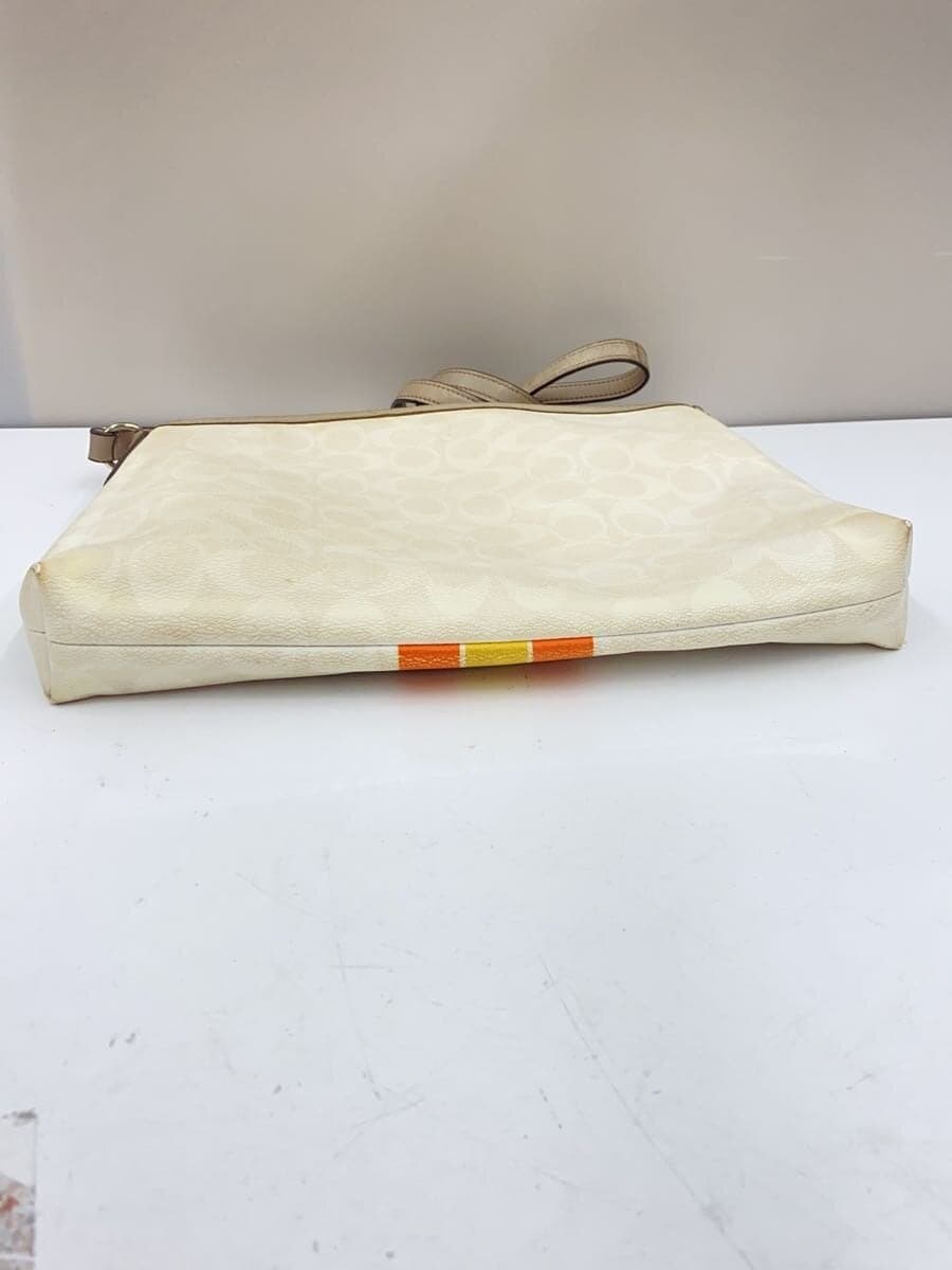 COACH Shoulder Bag Leather WHT All Over Pattern Corner Scuff Inside With Stain 4