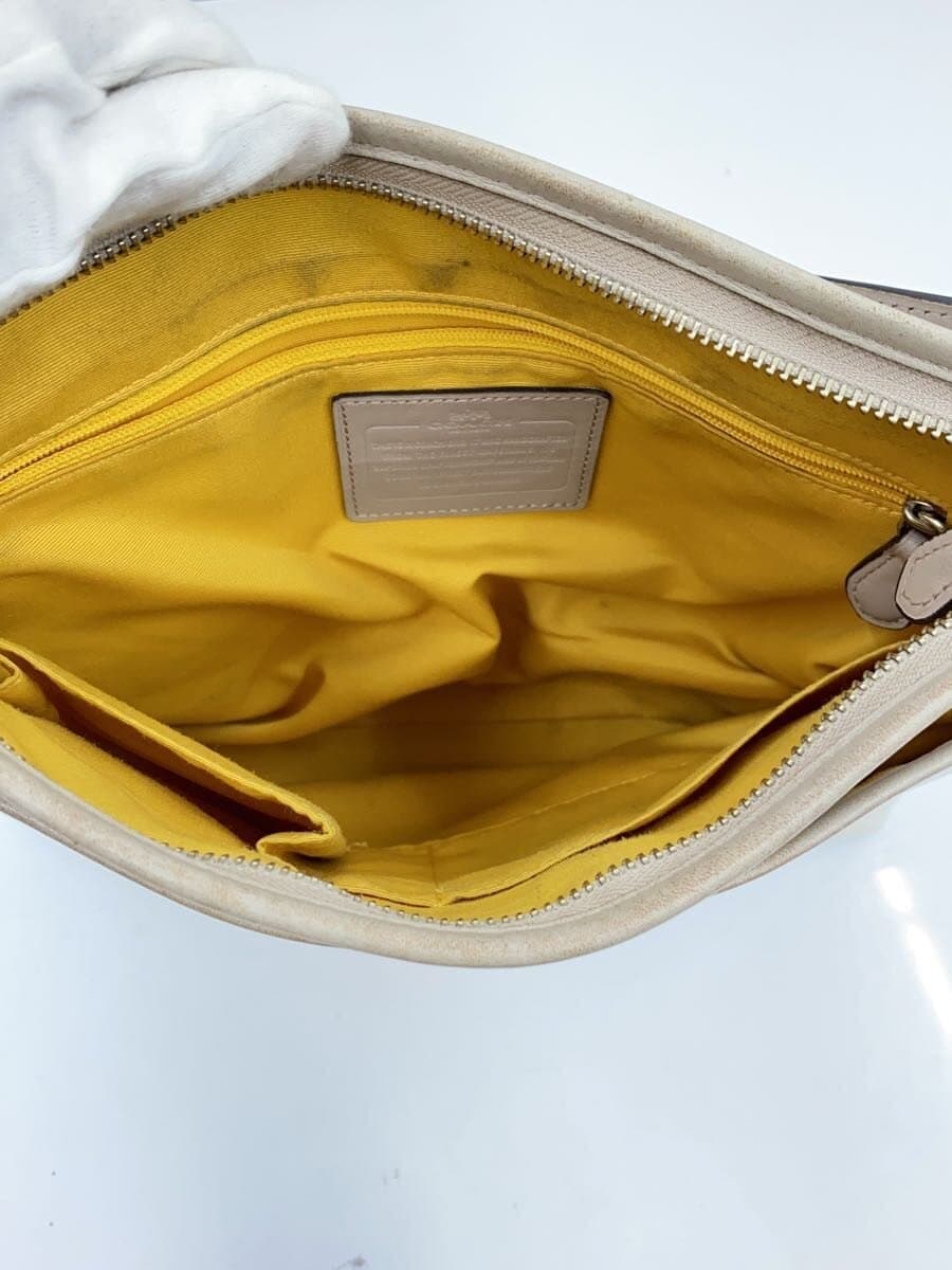 COACH Shoulder Bag Leather WHT All Over Pattern Corner Scuff Inside With Stain 6