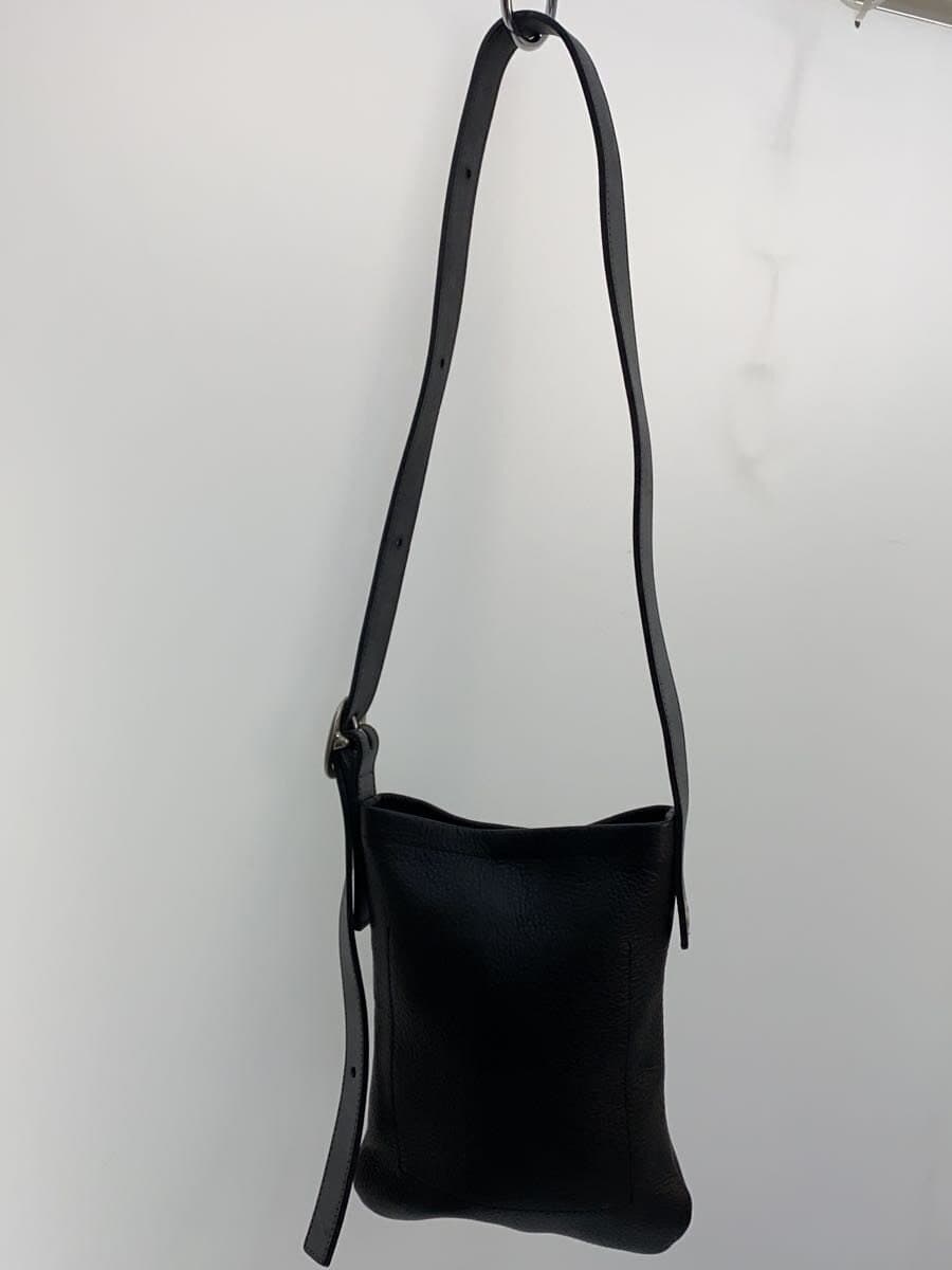 Hender Scheme shoulder bag leather black plain 3