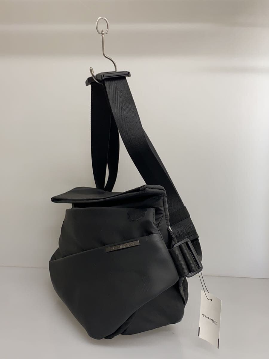 URBANATURE Shoulder Bag BLK Solid 2