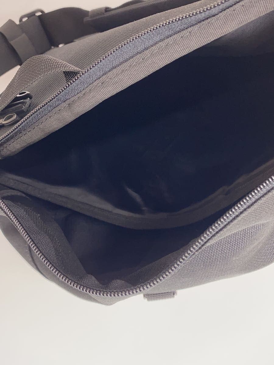 Other Brand in living Shoulder Bag BLK 6