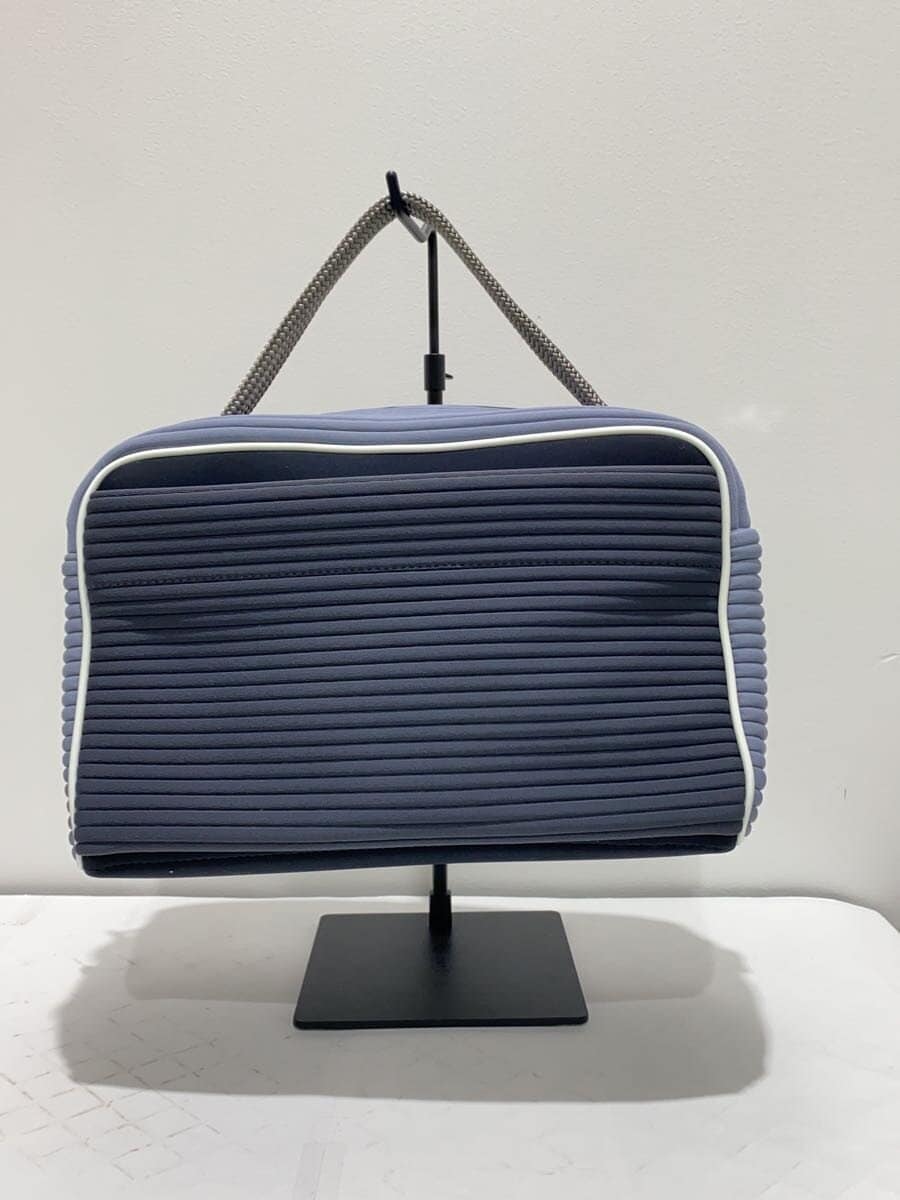 L4K3 Shoulder Bag NVY Solid 3