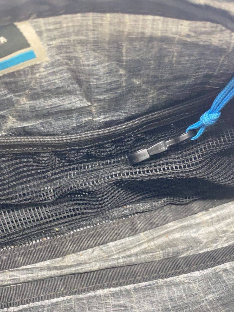 HYPERLITE Waist Bag Polyester BLK Solid VERSA Belt Signs of Use 5