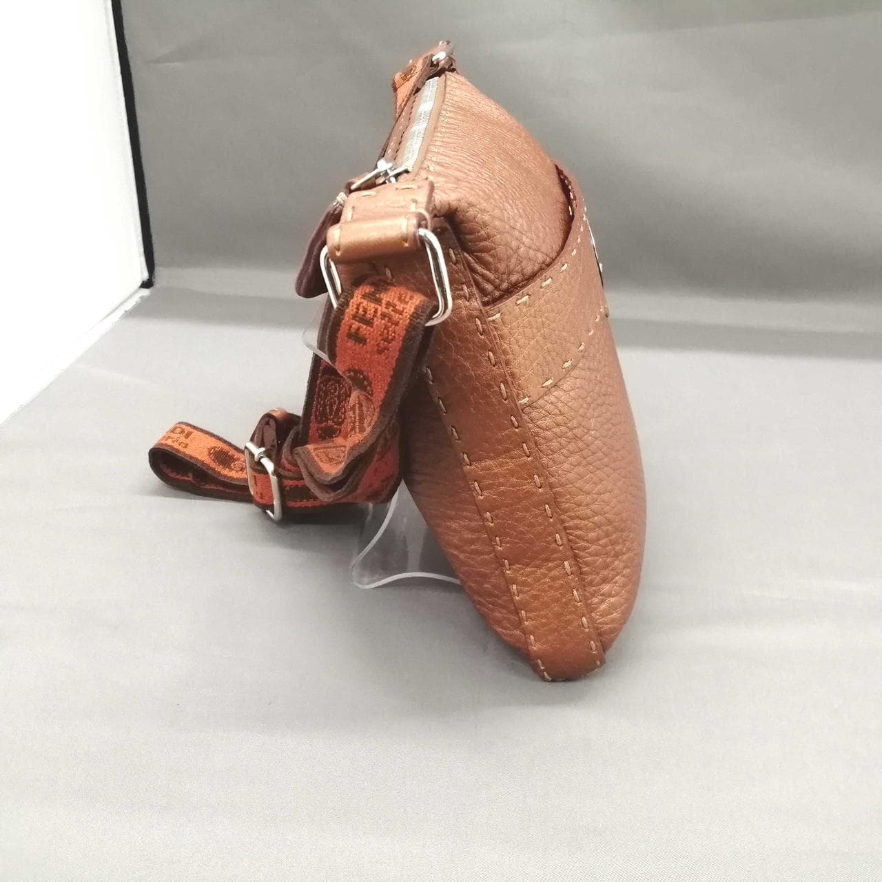 SELLERIA Brown Shoulder 3