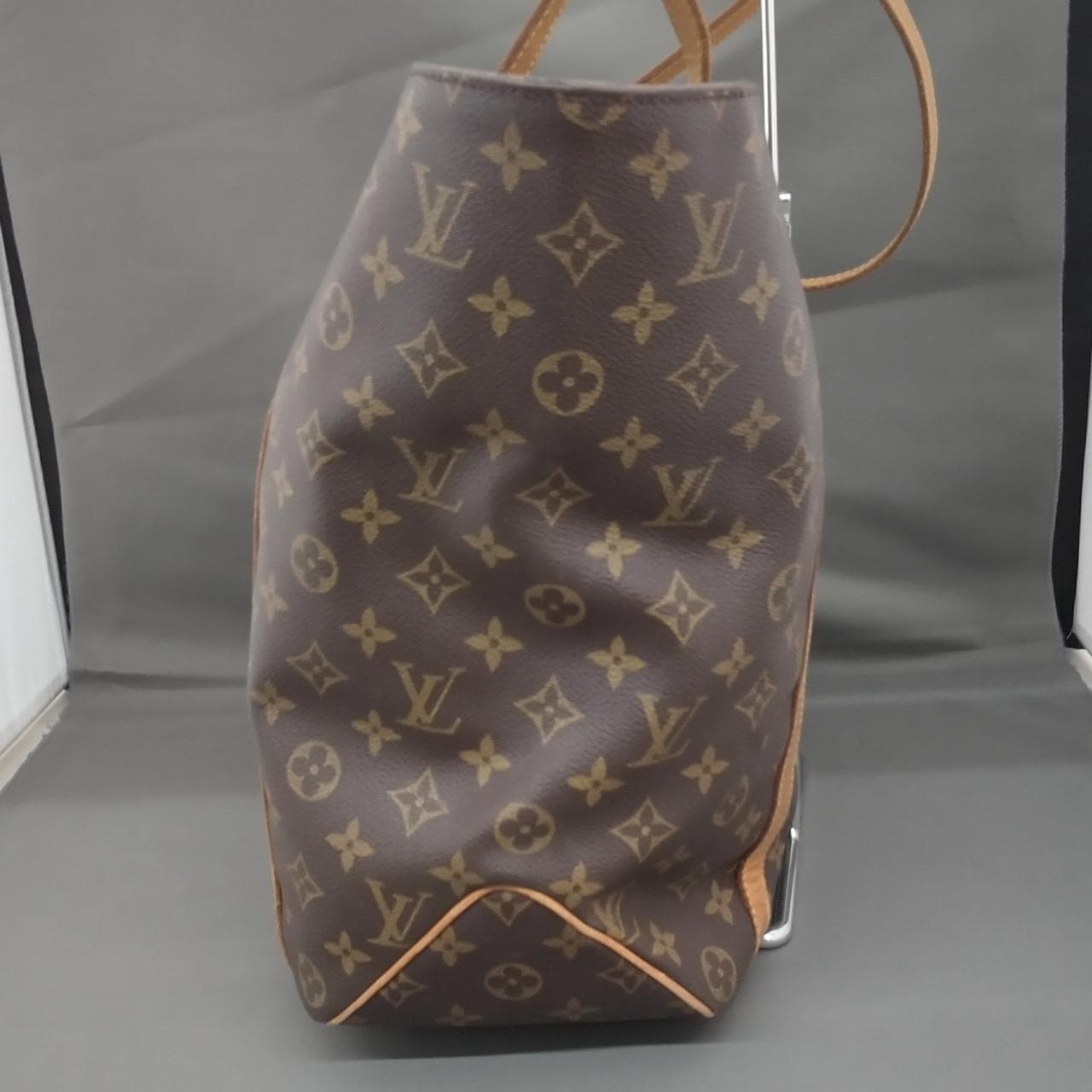 Sac Shopping M51108 MB0919 with corner scratches 2