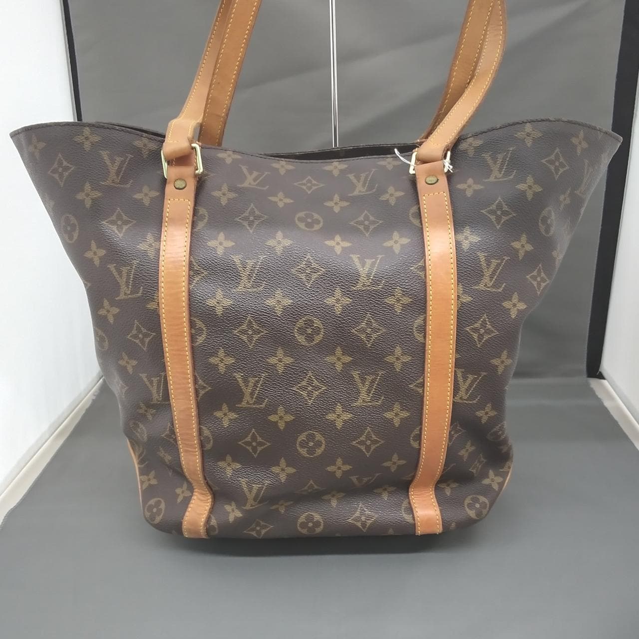 Sac Shopping M51108 MB0919 with corner scratches 3