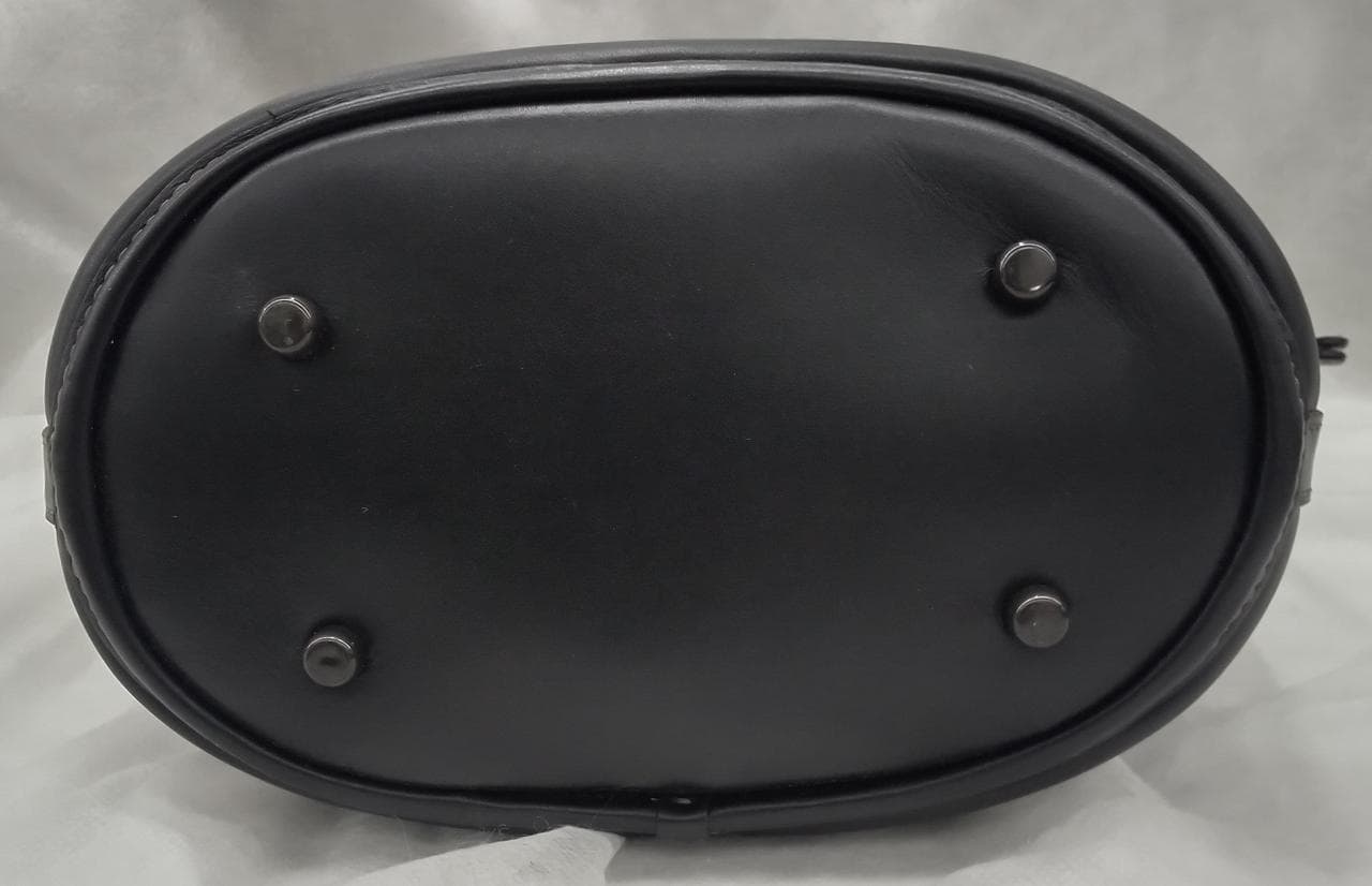 Field baguette bag C6955 7