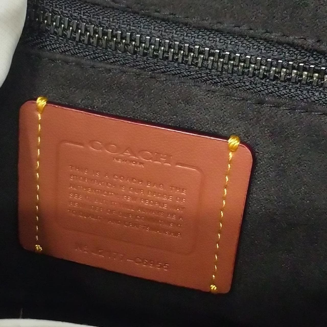 Field baguette bag C6955 9