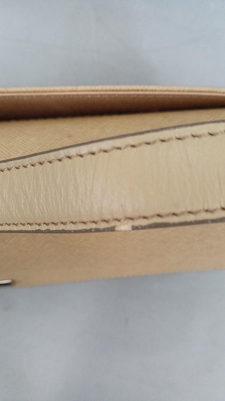 One-shoulder bag with stains 6