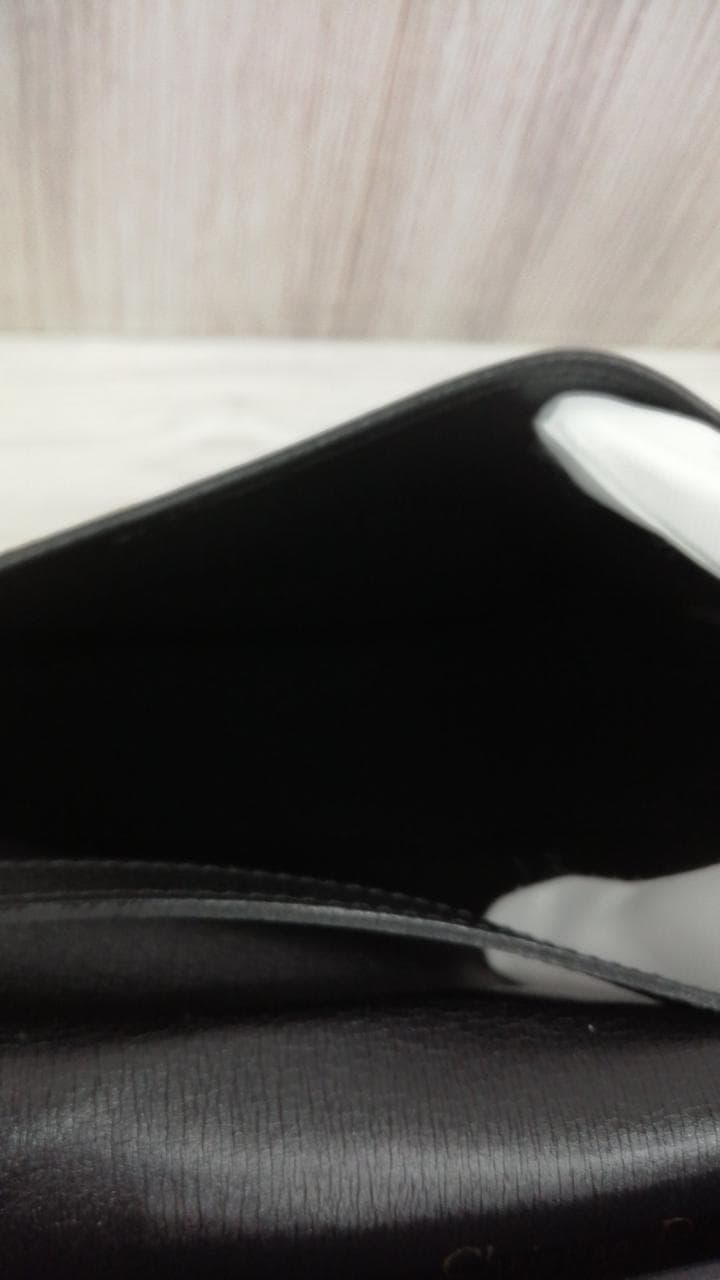 Chain clutch bag with honeycomb pattern 12