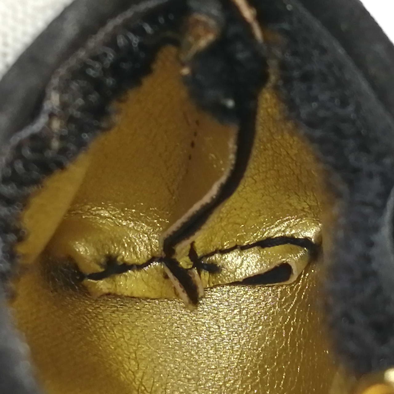 Back Charm Keychain - Black 10