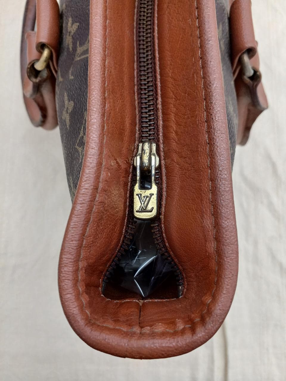 Weekend Tote Bag M42425 6