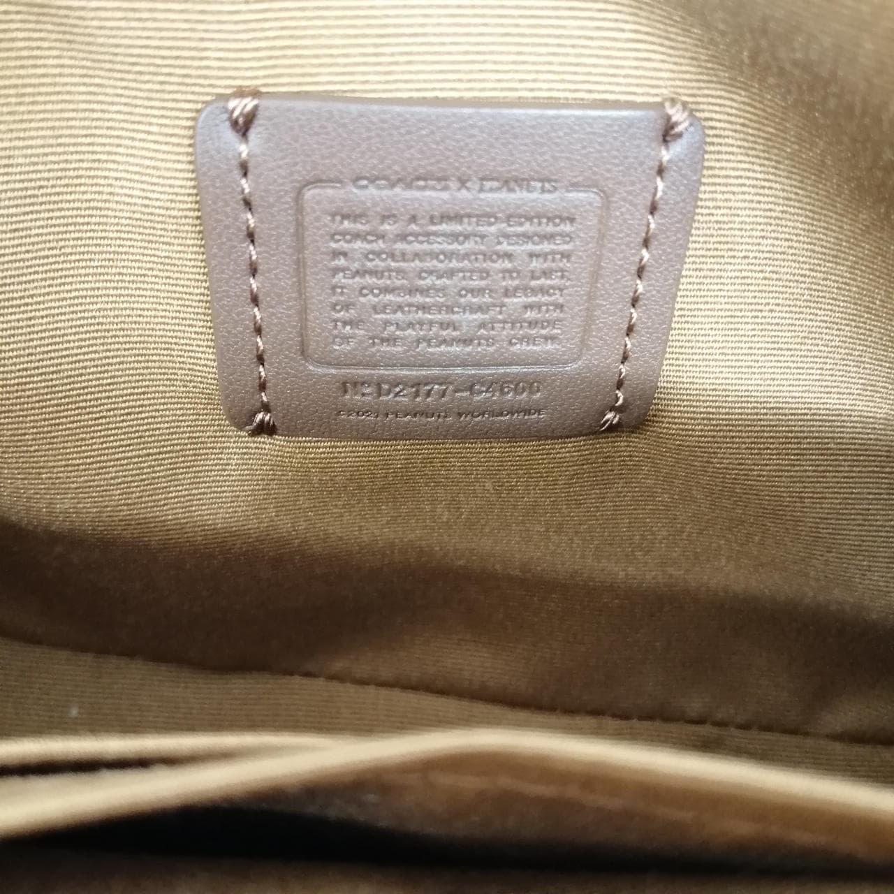 PEANUTS collaboration mini Serena crossbody C4600 12