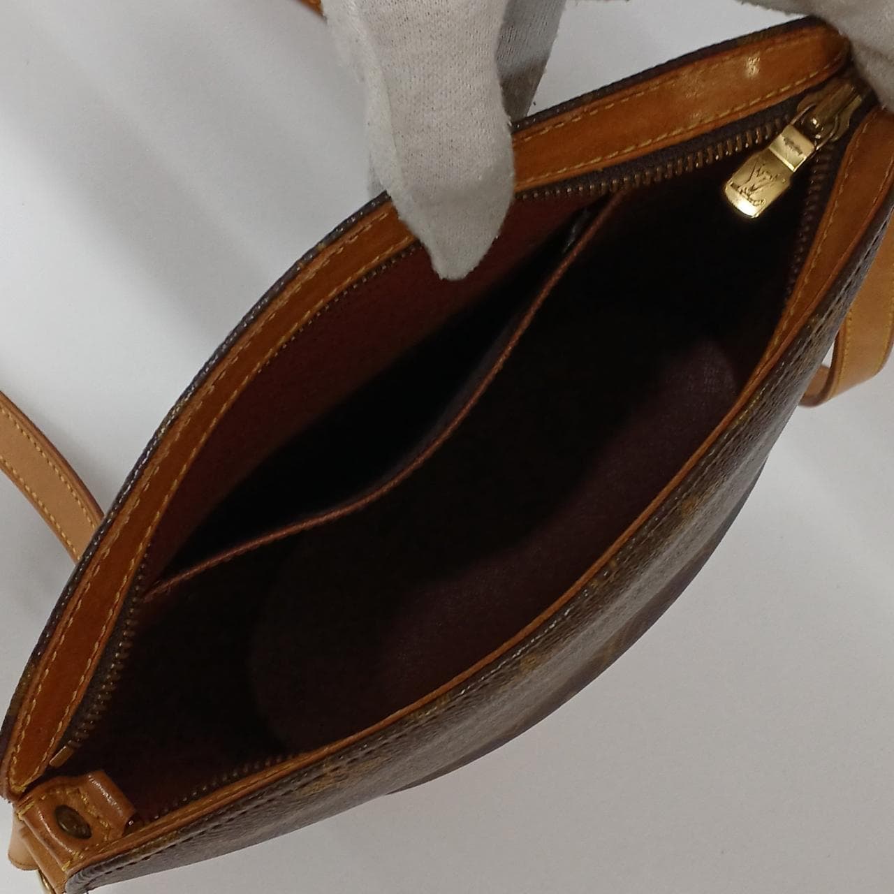 Monogram Shoulder Bag 6061 IA 8