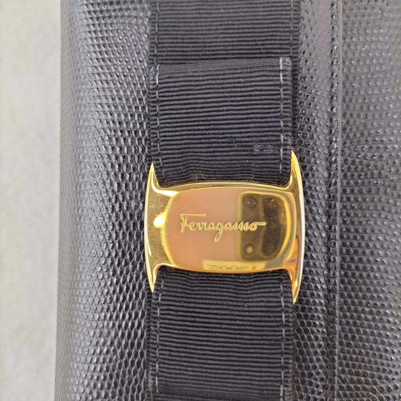 Valaribbon Chain Bag AQ-213202 6