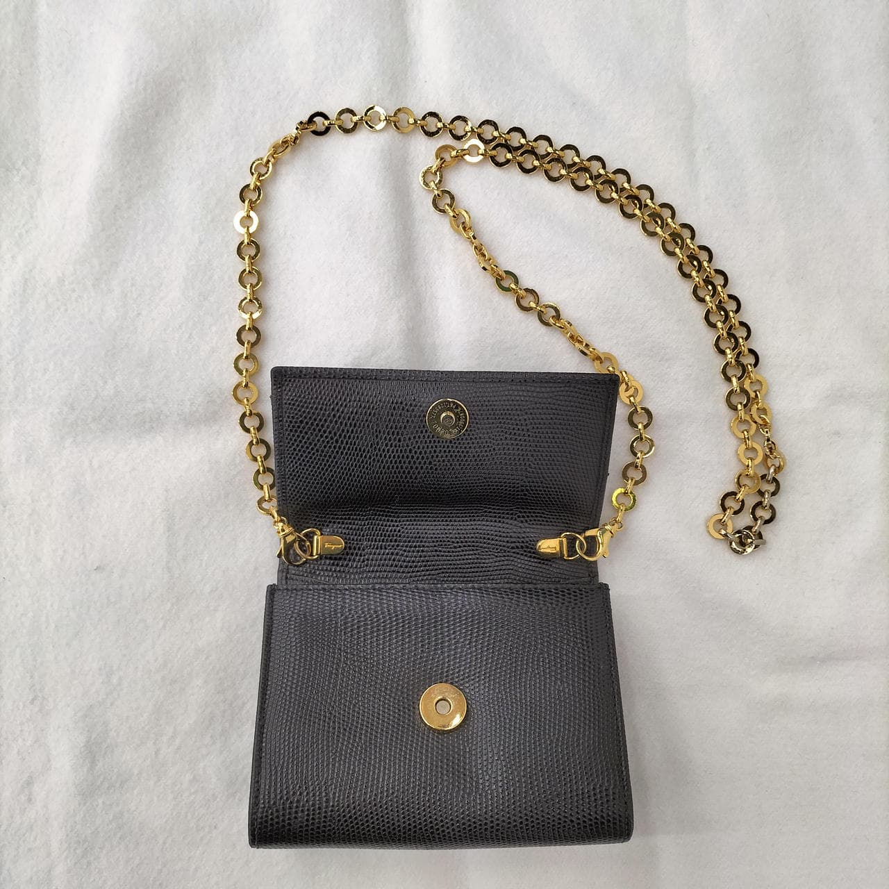 Valaribbon Chain Bag AQ-213202 11