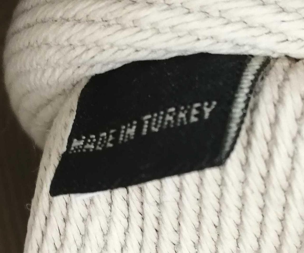 Kanapa BEG has stains, scratches, and a deterioration smell. 8