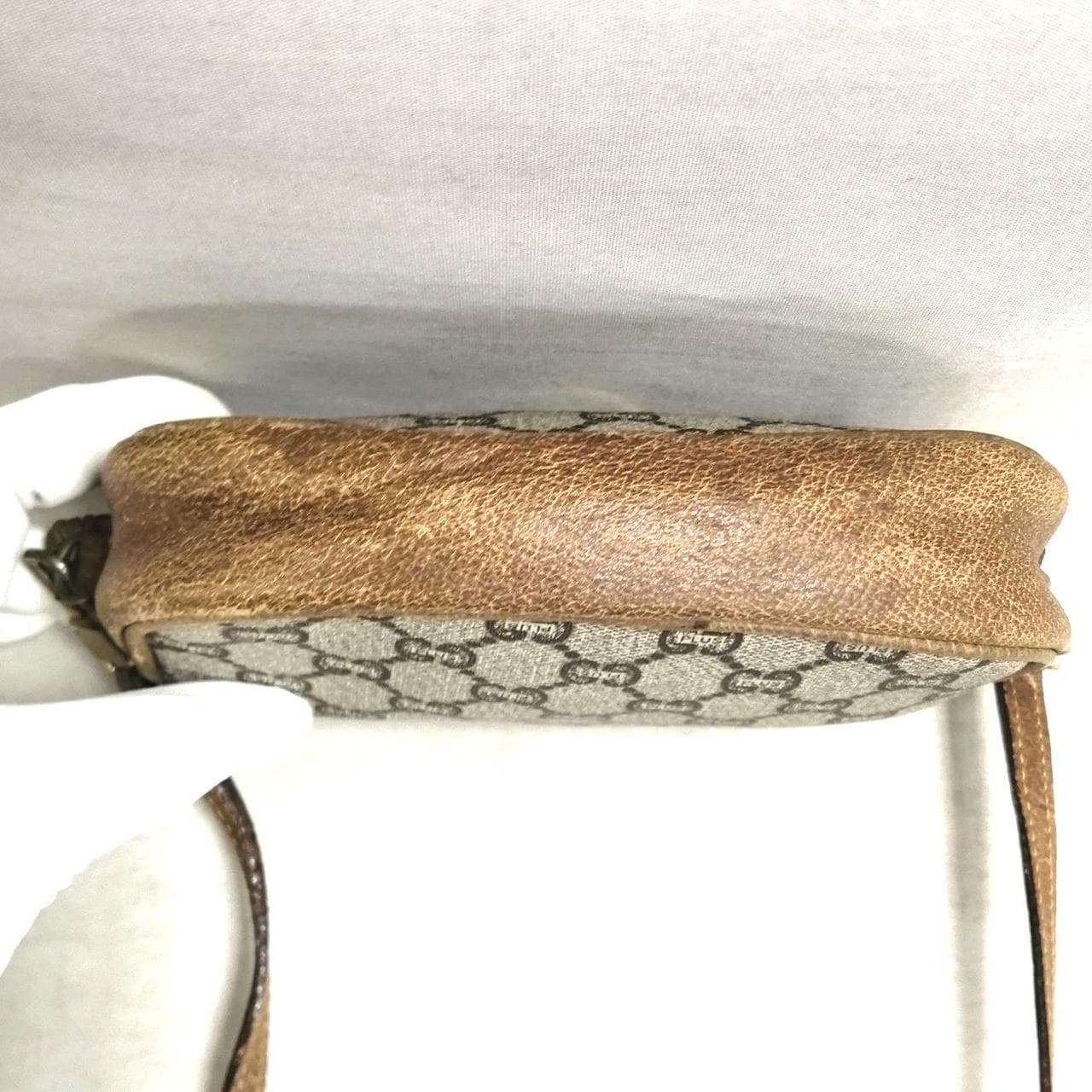Old Gucci shoulder bag GG, many scratches 7