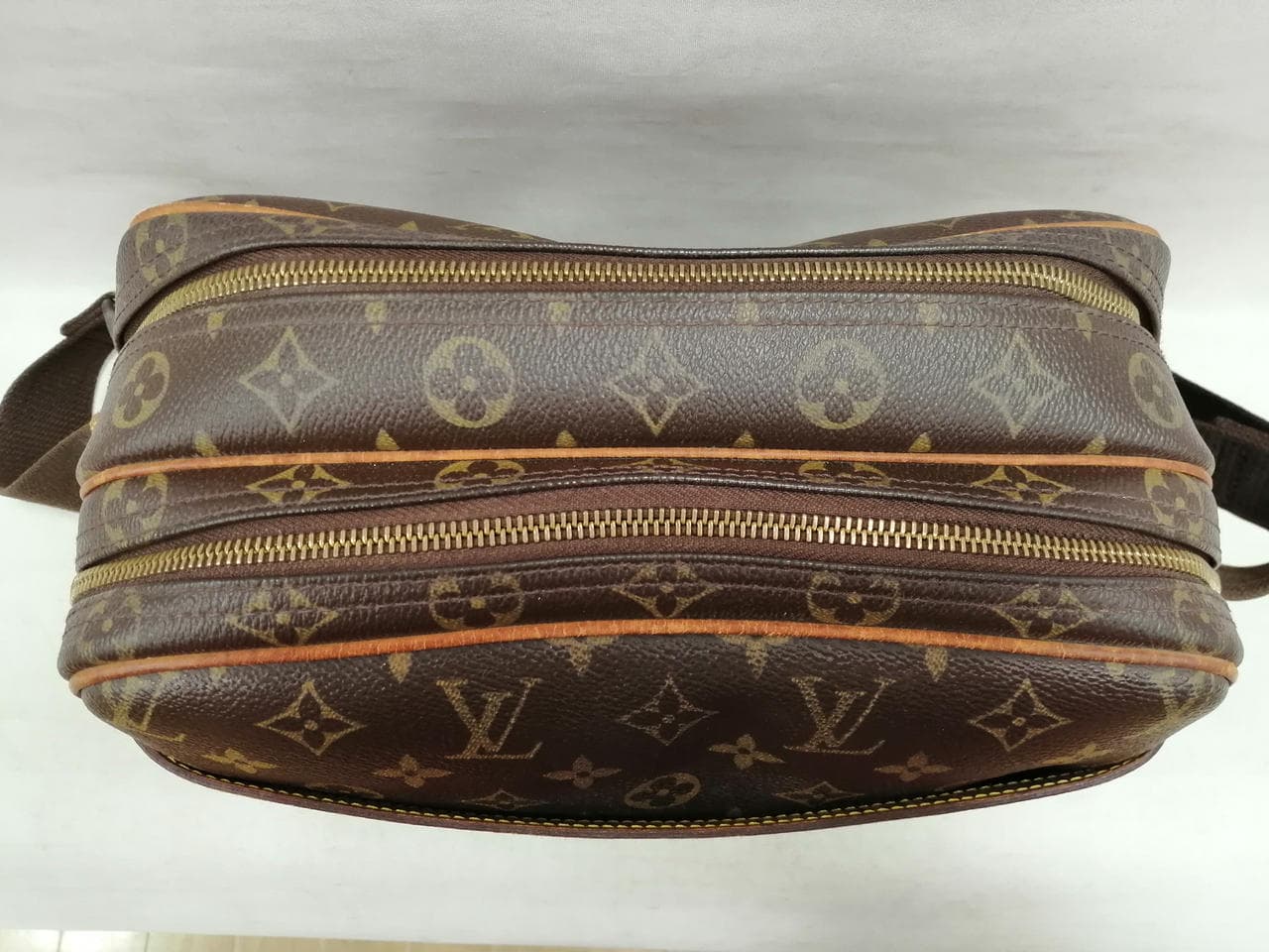 Reporter PM M45254 (Discoloration on the inside) 11