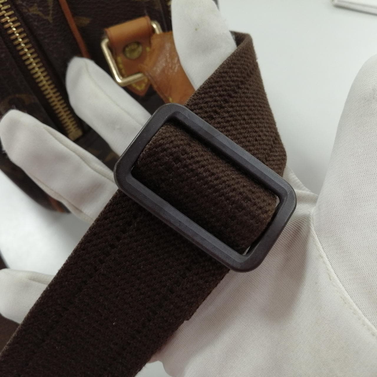 Reporter PM M45254 (Discoloration on the inside) 17