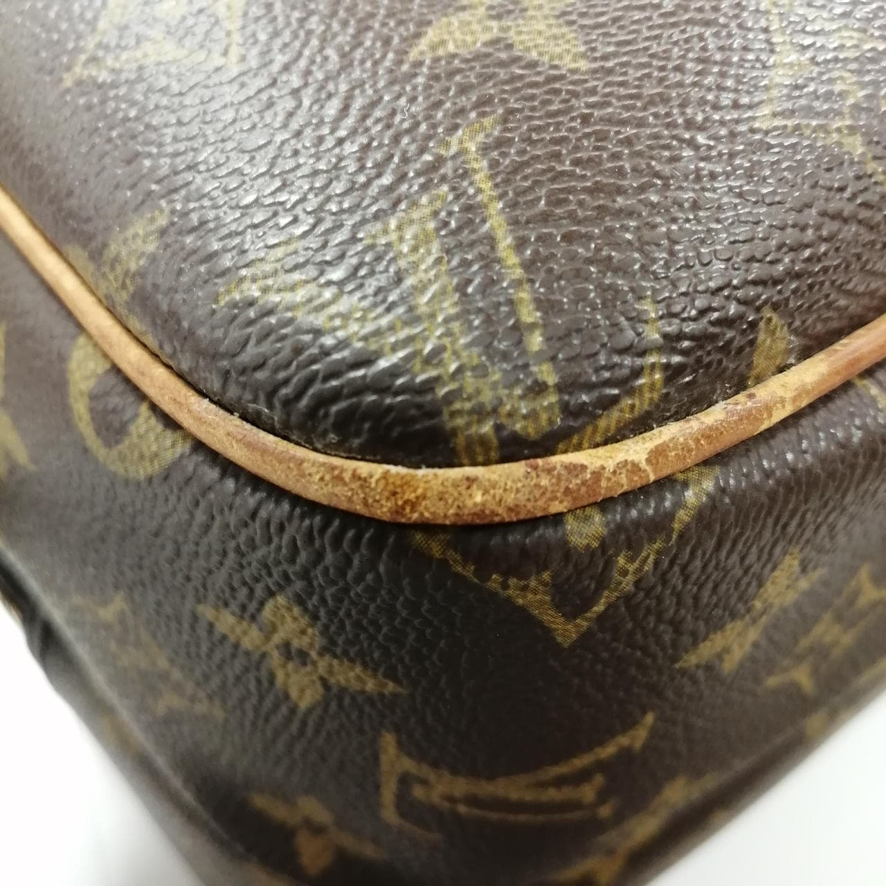 Reporter PM M45254 (Discoloration on the inside) 19